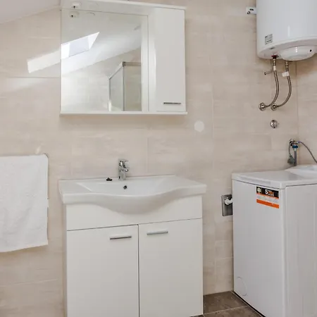 Awesome In With House Sea View Privlaka (Zadar)