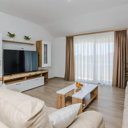 Awesome In With House Sea View Apartment Privlaka (Zadar)