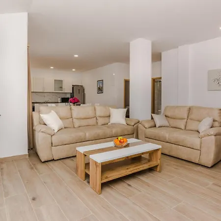 Awesome In With House Sea View Privlaka (Zadar)
